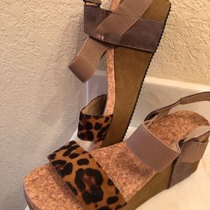 Leopard sandals